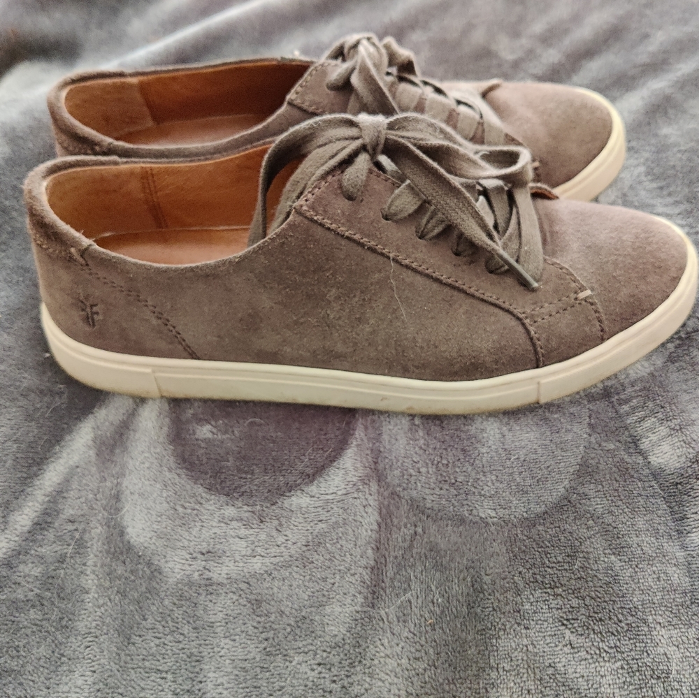 Women's size 8 Frye brown suede sneakers